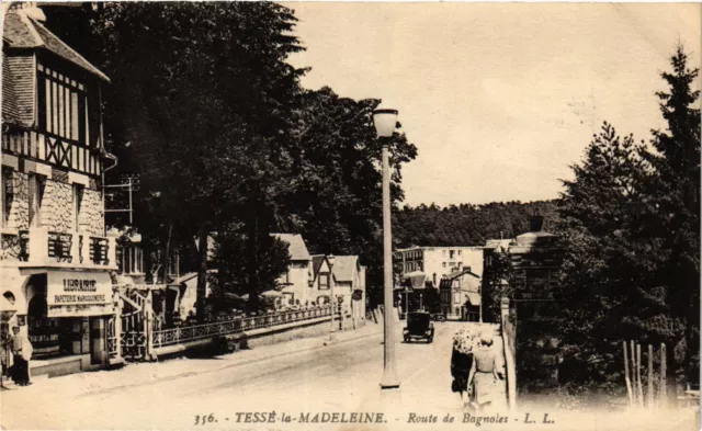 CPA TESSÉ-la-MADELEINE - Route de BAGNOLES (435563)