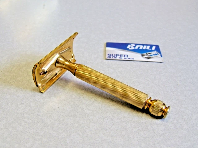 Vintage Gillette TECH DE Safety Razor w Blade 1940'S Gold Plate CLEAN