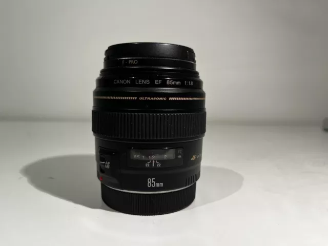 Canon EF 85mm f/1.8 USM