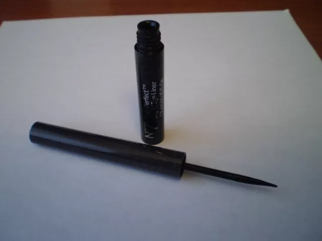 Boots No 7 Stay Perfect Liquid Eyeliner 1,7 ml - schwarz