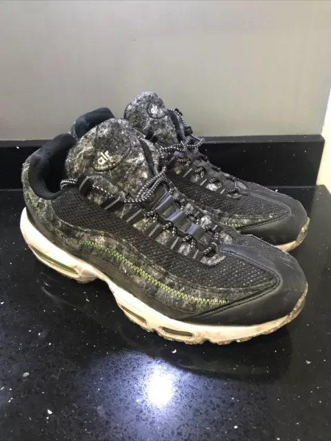 Nike Air Max 95 M2Z2 'Reciclado Negro Eléctrico Verde Zapatos Talla 9 Reino Unido CV6899-001