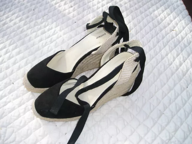 une paire de chaussures été en ficelle de la marque pinki en 38