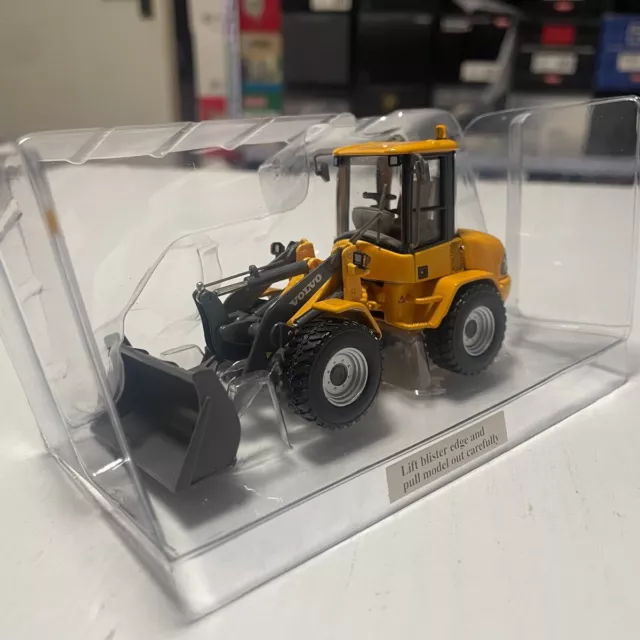 1:50 Motorart Volvo L30B Wheel Loader