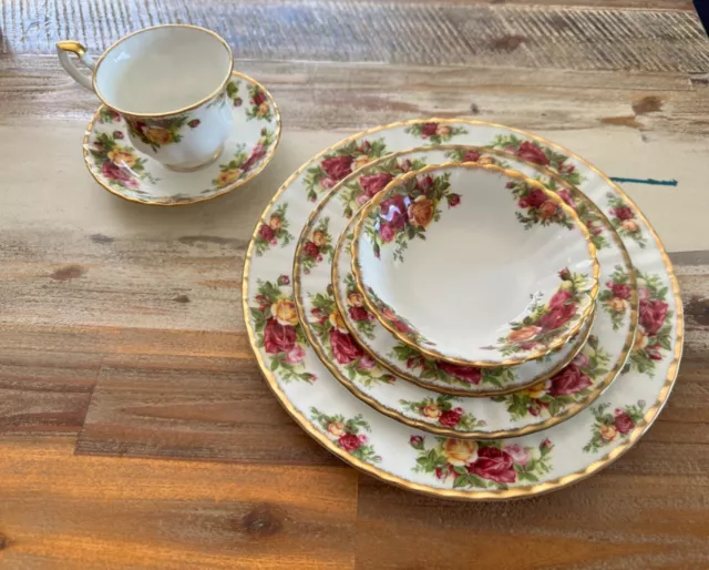 Royal Albert Old Country Roses Dinner Set -  24 or 48 Piece w/ Dessert Bowls