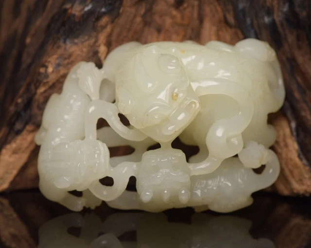 Chinese Exquisite Handmade Lion carving Hetian Jade Statue