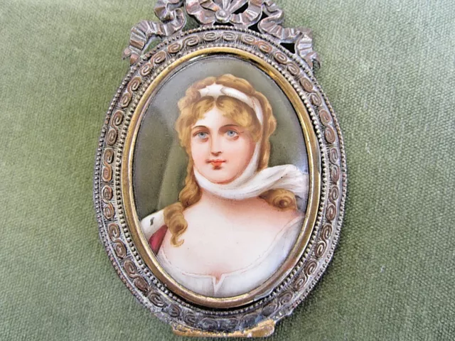 Antique     Porcelain    Plaque     Queen     Louise