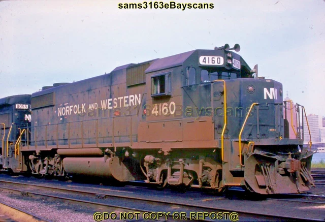 OS NORFOLK AND WESTERN RR X  Illinois Terminal RR 2001 GP38-2 4160 WINDSOR 1984