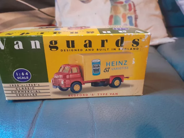 New Vanguards 1/64 Va8000 Bedford S Type Van Heinz Collectors Diecast Plates