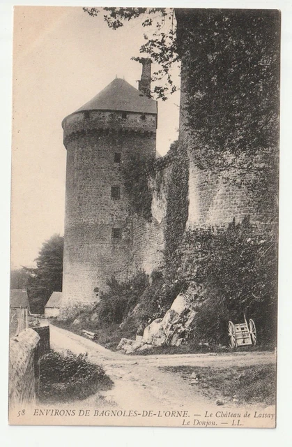 Encirons de BAGNOLES DE L'ORNE - Orne - CPA 61 - Le Chateau de Lassay le Donjon