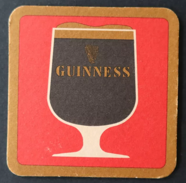 Sous-bock GUINNESS verre pied fond rouge beermat coaster 22