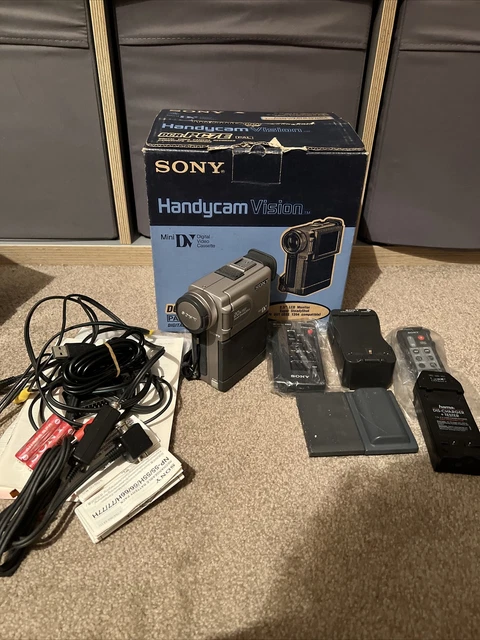 Sony Dcr-Pc7E Mini Dv Video Camcorder Batetry & Charger Boxed