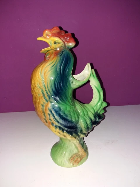 Pichet vintage en barbotine de coq