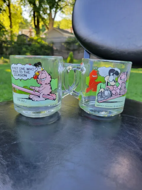 Vintage Lot of 2 1978 McDonalds Garfield Odie Glass Mugs Coffee Cups Jim Davis