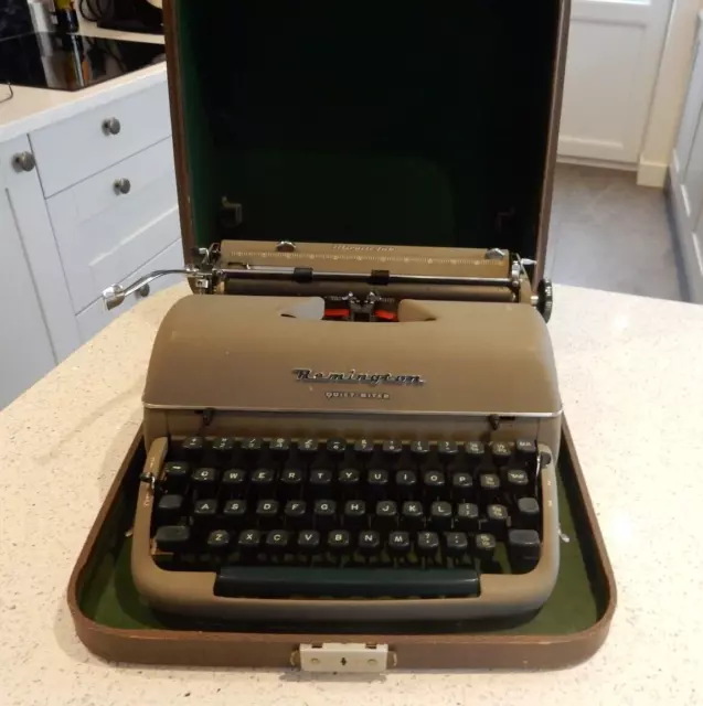 Vintage Remington - Quiet-Riter Miracle Tab Typewriter with Travel Case & Manual