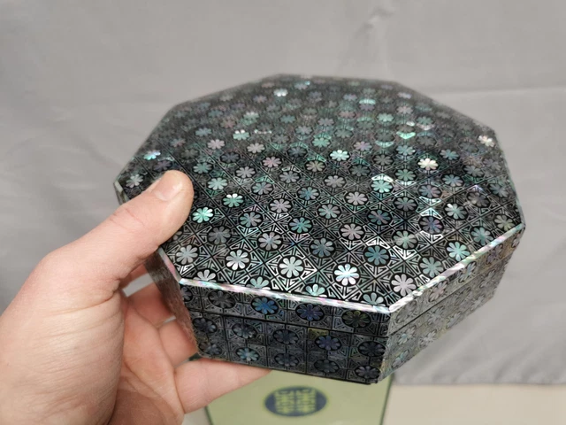 Belle Boite octogonale / Coffret à bijoux Chinoise , Nacre . Neuf en boite !