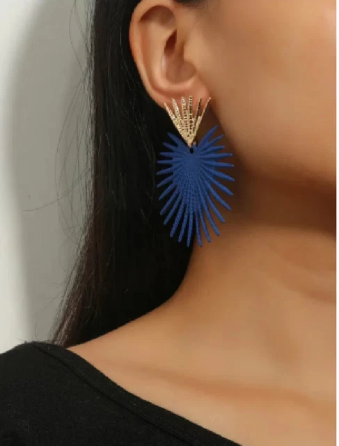 New Exaggerated Blue Color Flower Drop Earrings for Women Fashion Irregular