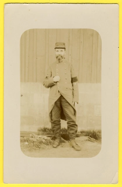cpa Carte Photo Guerre MILITAIRE SOLDAT du 20e Régiment Poilu Brassard noir