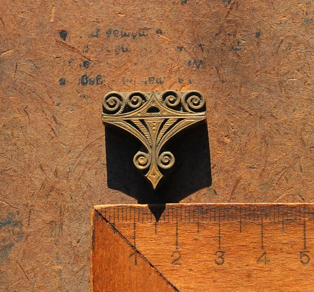 Messingornament Zierornament Messing Buchbinden Blindprägung Ornament Leder ~.