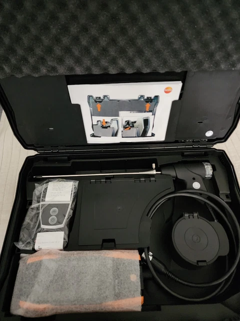 Testo 300 Longlife Combustion Analyser  Profesional Kit