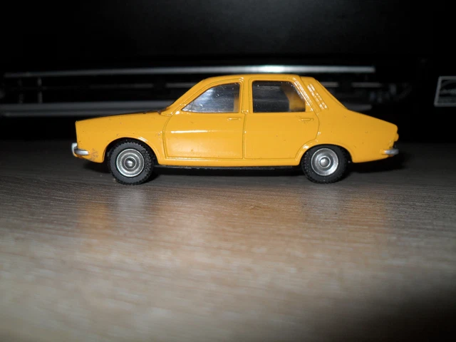 Ancienne Voiture Miniature DINKY TOYS Renault 12 - Échelle 1:43 - Modèle Vintage De Collection