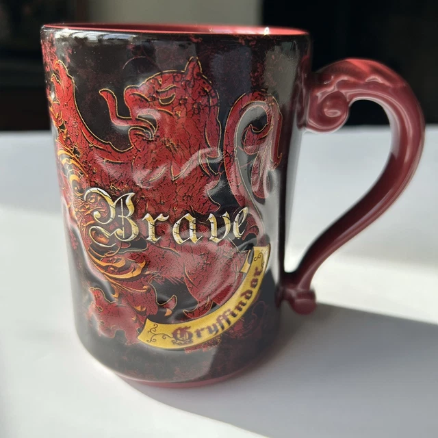 Harry Potter Gryffindor Embossed 3D Mug Warner Bros Studio Tour London Brand New