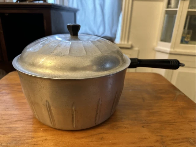 Household Institute 4-5 Quart Aluminum Pot With Lid