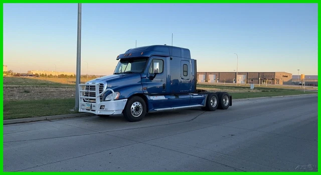 2010 Freightliner Cascadia 125 Semi-Tractor Used