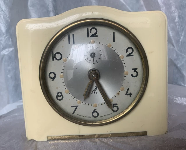 RARE RÉVEIL MÉCANIQUE suisse CYMA fonctionne parfaitement EUR 85,00