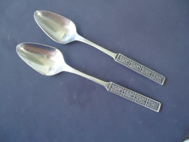 2 Vintage retro wiltshire burgundy serving  spoons stainless steel