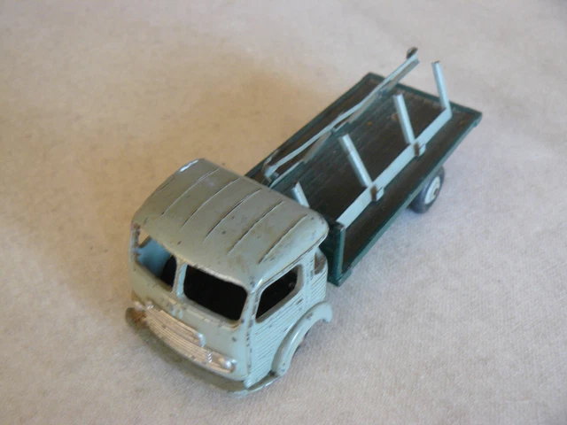 ancienne Dinky Toys 33 / Simca Cargo (D'occasion) à Vuiteboeuf pour CHF