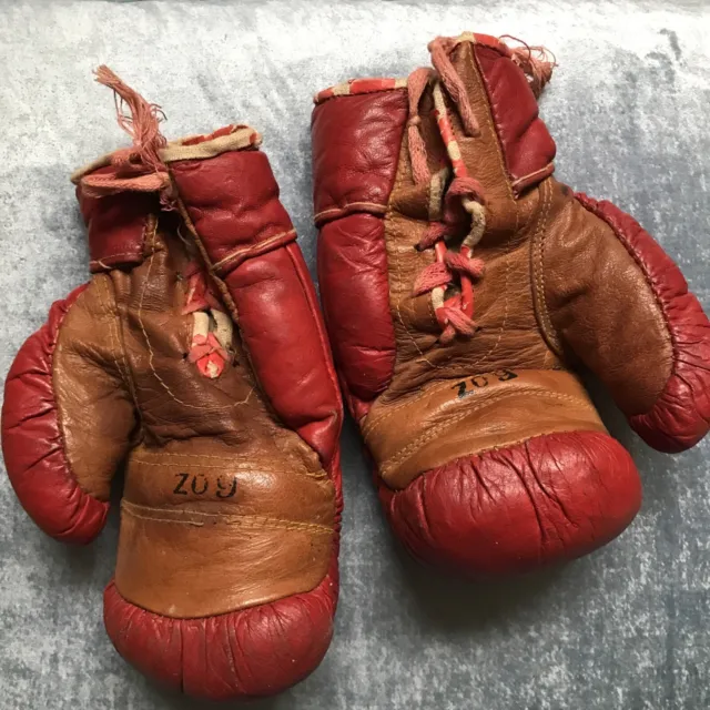 Antique Vintage Leather Boxing Gloves Sports Memorabilia 6oz