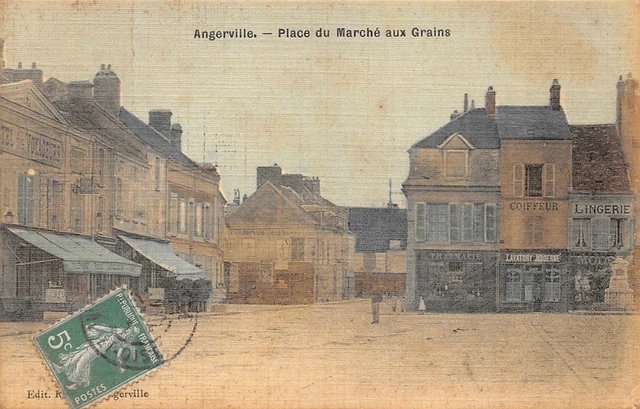 Angerville - Place du Marché aux grains