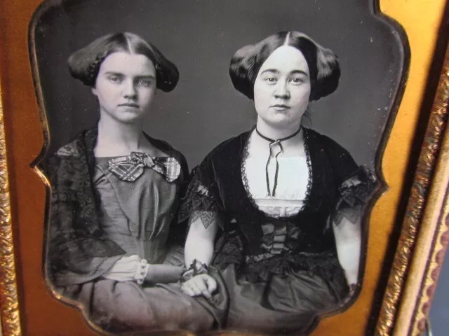 pair of young woman friends daguerreotype photograph