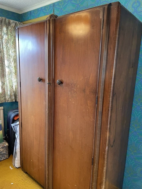 Rare Vintage Asro Gentleman’s Wardrobe