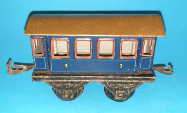 D0110701161 - Uralt Bing Personenwagen blau Länge 10cm Spur 0 Altersspuren