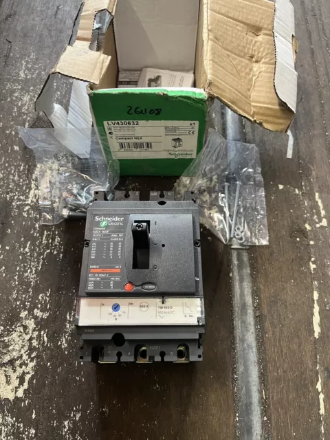 Schneider Electric Compact Nsx LV430632 NSX160F TM100D 70 to 100 Amp