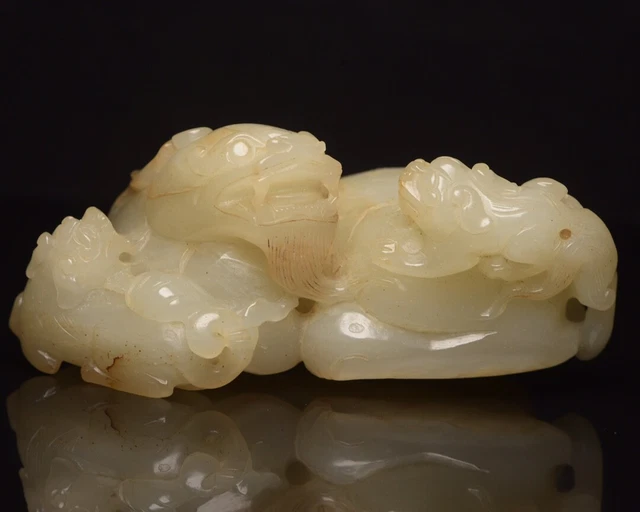 Chinese Exquisite Handmade Lion carving Hetian Jade Statue