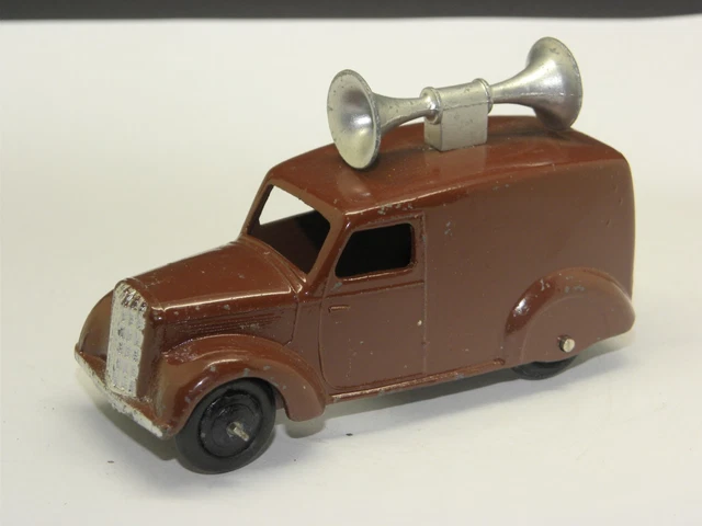 Dinky Toys GB Bedford QL ridelles bâché militaire