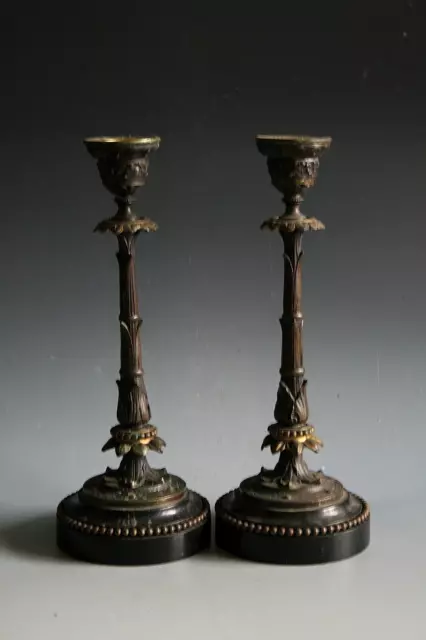 Paire De Bougeoirs Antiques En Bronze Français Du 19E Siècle