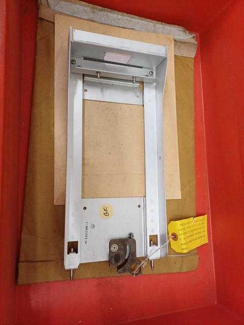 Avionic Radio Rack AIRCRAFT PARTS VARIOUS COCKPIT INSTRUMENT AVIONICS RADIO MOUNTING TRAY ...