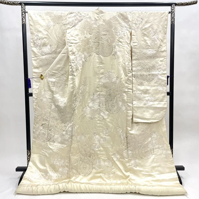 Japanese Kimono Uchikake Luxurious Wedding Embroidery PureSilk Flower White K458