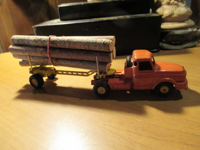 boite 70 dinky toys (remorque bachée) carton dur identique