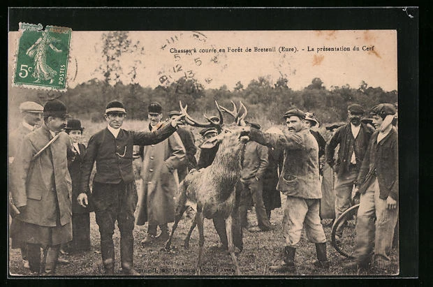 CPA Breteuil, Chasse à courre en Foret, la présentation du Cerf 1913