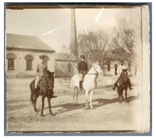 Chine, Mariners China. Vintage print. 2 photos 8 x 10 cm. Tirage Chine, Mariners China. Vintage print. 2 photos 8 x 10 cm. Tirage