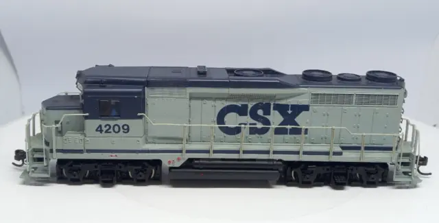 HO Spectrum Diesel Loco CSX GP-30 #4209 Item No. 41-0826-L6