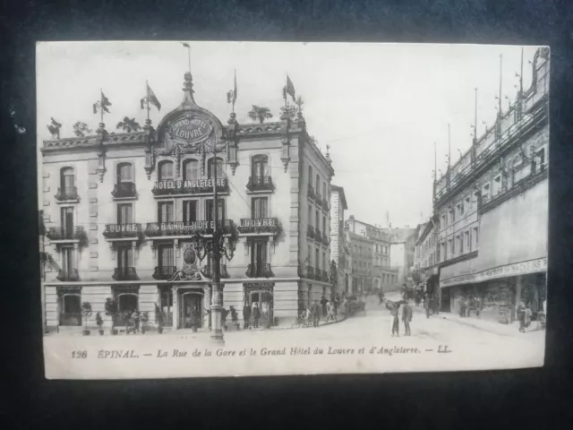 CP Epinal (88) - Rue de la Gare et le Gd Hôtel, noir et blanc, écrite