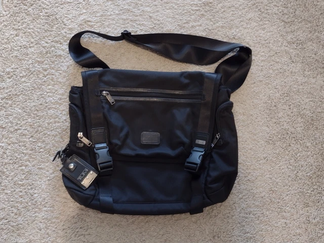 Tumi BENNING DELUXE MESSENGER Alpha Bravo Nylon Brief Bag Black 22370DH