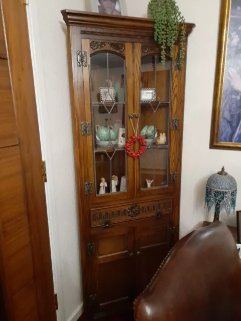 Old Charm Oak Corner Cuboard With Lighting