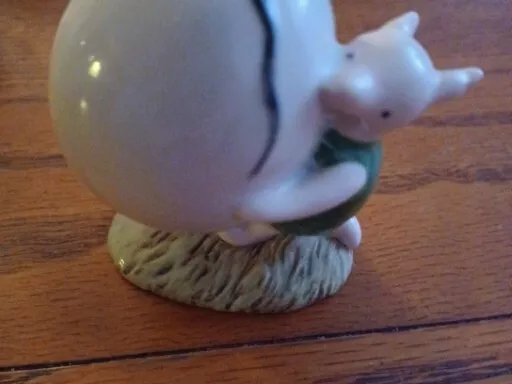 Royal Doulton "Piglet And The  Balloon" Porcelain Figurine WP 5