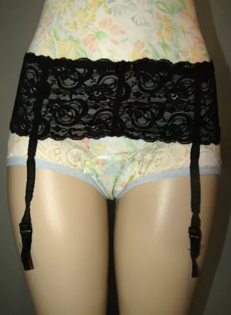 Vintage Vogue Dessous Black lace Garter belt Sz M/L